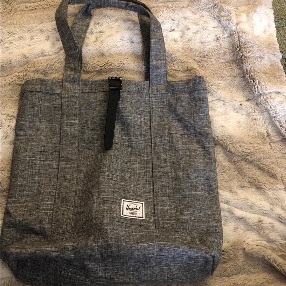 Herschel Tote